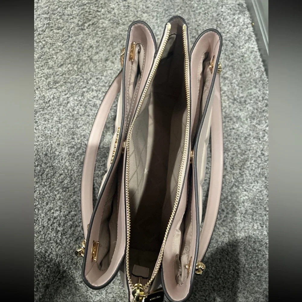 Light pink Michael Kors Susan Satchel - Picture 3 of 7